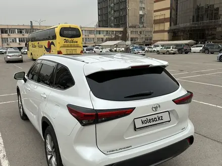 Toyota Highlander 2022 года за 31 000 000 тг. в Алматы – фото 16