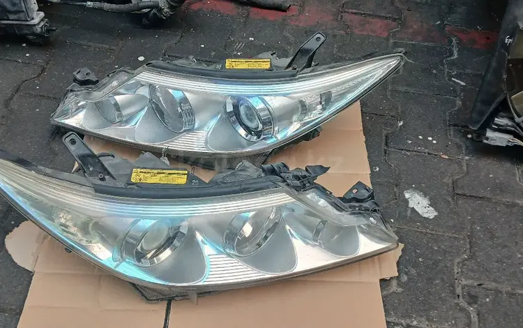 Фары Toyota Estima за 75 000 тг. в Алматы