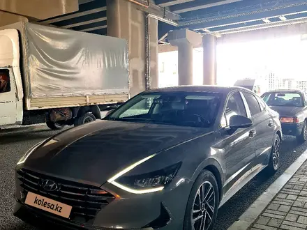 Hyundai Sonata 2019 года за 11 000 000 тг. в Астана