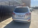Hyundai Santa Fe 2011 года за 6 100 000 тг. в Уральск – фото 4