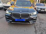 BMW X5 2019 года за 28 000 000 тг. в Алматы – фото 2