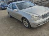 Mercedes-Benz C 240 2002 годаүшін2 800 000 тг. в Уральск – фото 2