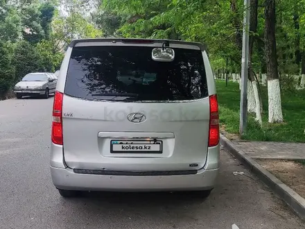 Hyundai Starex 2009 года за 7 000 000 тг. в Шымкент – фото 2