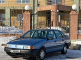 Volkswagen Passat 1991 годаfor1 980 000 тг. в Астана