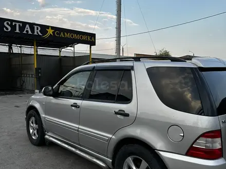 Mercedes-Benz ML 320 2001 года за 3 000 000 тг. в Тараз – фото 3