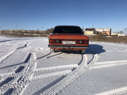 Mercedes-Benz E 240 1983 года за 2 000 000 тг. в Кокшетау – фото 4