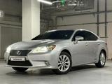 Lexus ES 300h 2013 годаүшін5 200 000 тг. в Алматы – фото 2