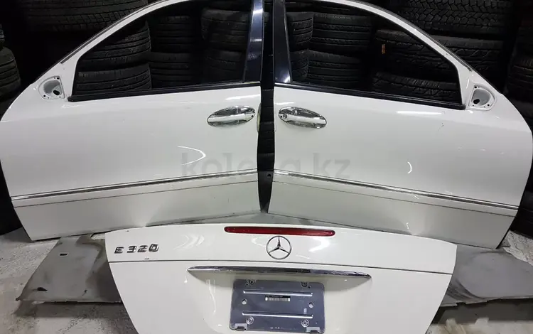 Двери передние на Mercedes e320 w211 за 35 000 тг. в Алматы