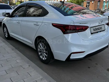 Hyundai Accent 2018 года за 6 200 000 тг. в Шымкент – фото 3