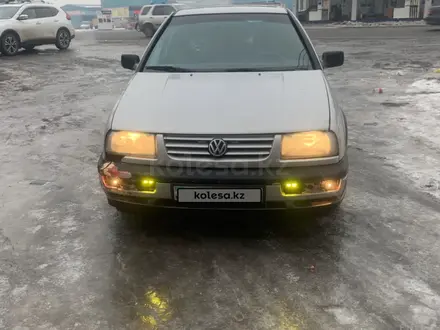 Volkswagen Vento 1993 года за 1 200 000 тг. в Алматы