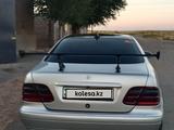 Mercedes-Benz CLK 320 1998 года за 2 800 000 тг. в Шымкент – фото 3