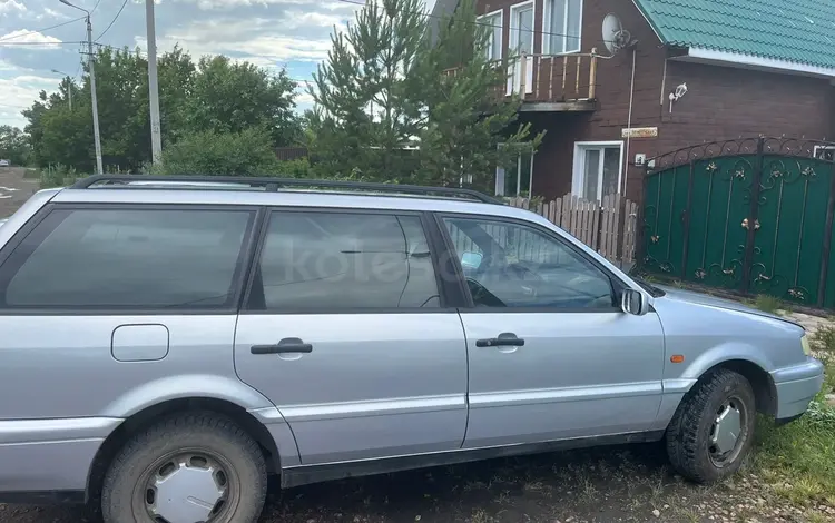 Volkswagen Passat 1995 годаүшін2 100 000 тг. в Петропавловск