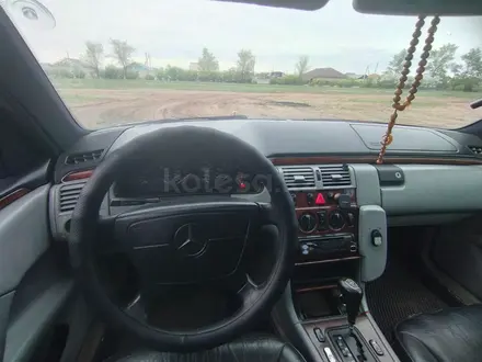 Mercedes-Benz E 320 1998 года за 4 000 000 тг. в Тараз – фото 7