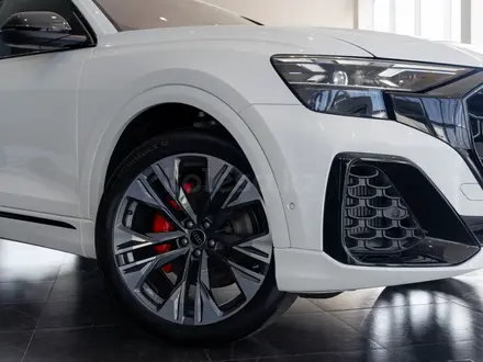 Audi Q8 55 TFSI Quattro Sport 2024 года за 63 890 000 тг. в Алматы – фото 11
