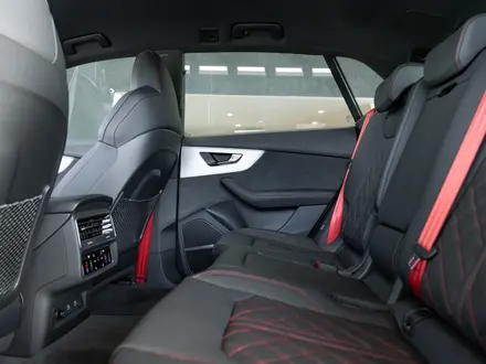 Audi Q8 55 TFSI Quattro Sport 2024 года за 63 890 000 тг. в Алматы – фото 32