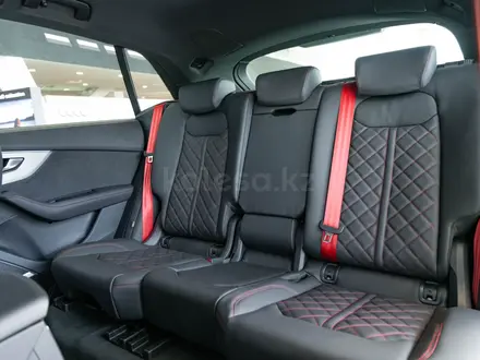 Audi Q8 55 TFSI Quattro Sport 2024 года за 63 890 000 тг. в Алматы – фото 35