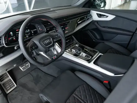 Audi Q8 55 TFSI Quattro Sport 2024 года за 63 890 000 тг. в Алматы – фото 36