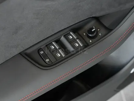 Audi Q8 55 TFSI Quattro Sport 2024 года за 63 890 000 тг. в Алматы – фото 39