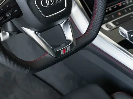Audi Q8 55 TFSI Quattro Sport 2024 года за 63 890 000 тг. в Алматы – фото 40