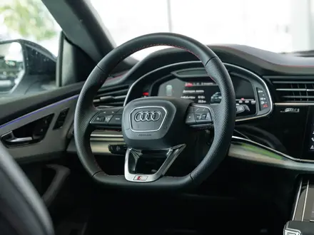 Audi Q8 55 TFSI Quattro Sport 2024 года за 63 890 000 тг. в Алматы – фото 47