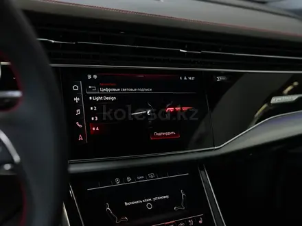 Audi Q8 55 TFSI Quattro Sport 2024 года за 63 890 000 тг. в Алматы – фото 54