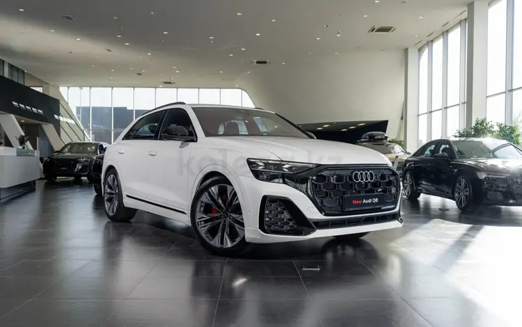 Audi Q8 55 TFSI Quattro Sport 2024 года за 63 890 000 тг. в Алматы