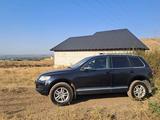 Volkswagen Touareg 2009 года за 6 300 000 тг. в Алматы – фото 3