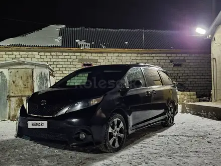 Toyota Sienna 2012 года за 7 700 000 тг. в Атырау – фото 2