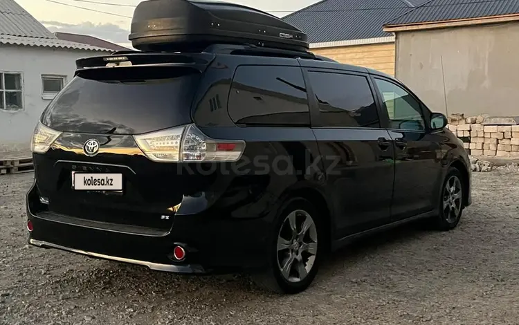 Toyota Sienna 2012 годаfor7 700 000 тг. в Атырау