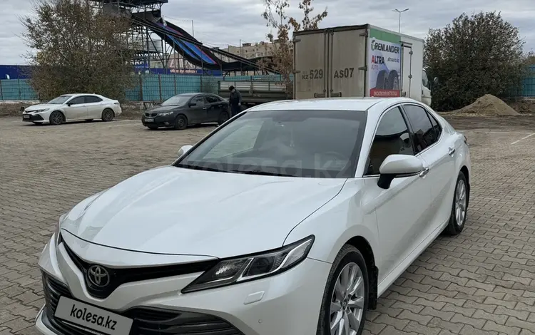 Toyota Camry 2019 годаүшін13 300 000 тг. в Актобе