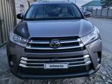 Toyota Highlander 2018 года за 15 000 000 тг. в Караганда