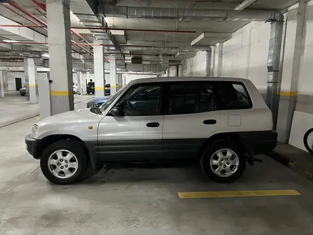 Toyota RAV4 1996 года за 3 100 000 тг. в Алматы – фото 2