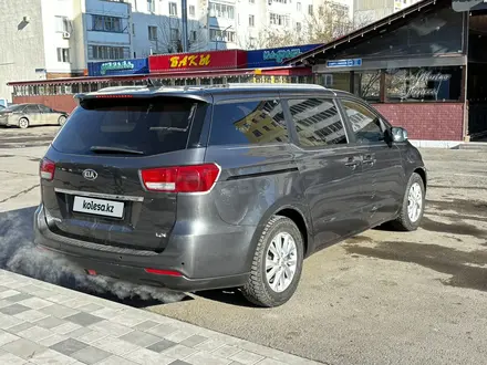 Kia Carnival 2015 года за 9 200 000 тг. в Астана – фото 8