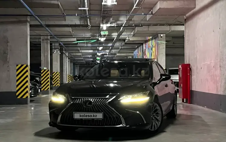 Lexus ES 350 2019 года за 27 000 000 тг. в Шымкент