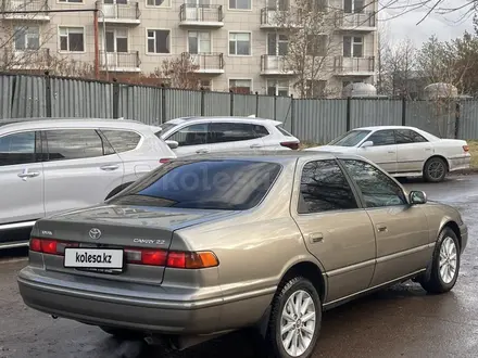 Toyota Camry 1998 года за 3 850 000 тг. в Астана – фото 3