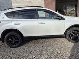 Toyota RAV4 2019 года за 10 500 000 тг. в Актобе – фото 3