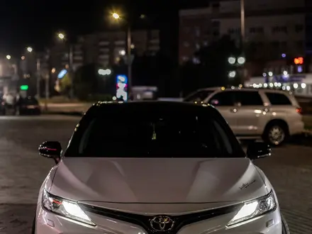 Toyota Camry 2021 года за 13 800 000 тг. в Усть-Каменогорск – фото 2