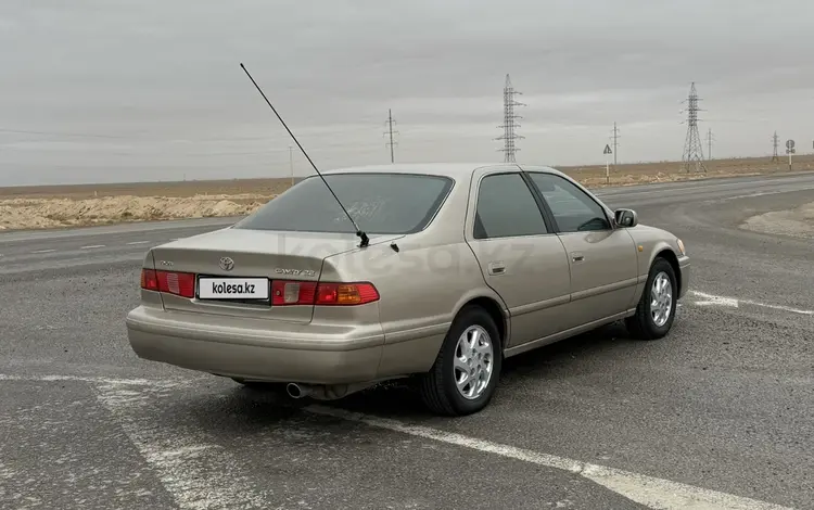 Toyota Camry 2000 годаfor3 300 000 тг. в Актау