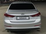 Hyundai Elantra 2018 года за 8 500 000 тг. в Актобе – фото 3