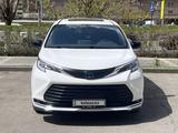 Toyota Sienna 2022 года за 21 000 000 тг. в Астана – фото 3