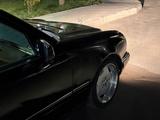 Mercedes-Benz E 320 1999 года за 2 800 000 тг. в Караганда – фото 3