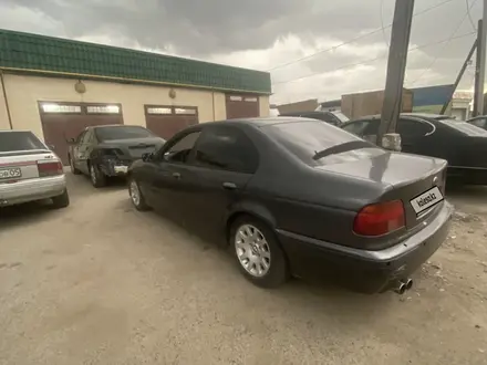 BMW 528 1997 года за 2 350 000 тг. в Алматы – фото 3