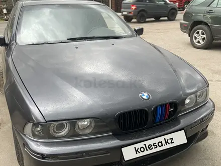 BMW 528 1997 года за 2 350 000 тг. в Алматы – фото 2