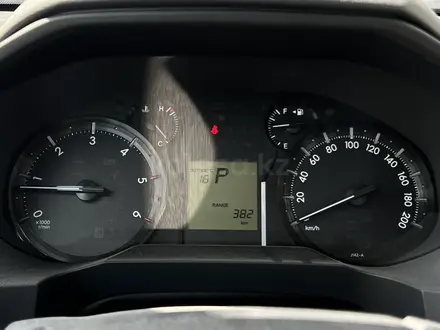 Toyota Land Cruiser Prado 2022 года за 35 000 000 тг. в Актобе – фото 26
