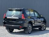 Toyota Land Cruiser Prado 2022 года за 34 200 000 тг. в Актобе – фото 3