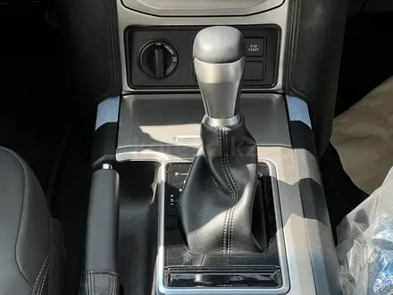 Toyota Land Cruiser Prado 2022 года за 35 000 000 тг. в Актобе – фото 6