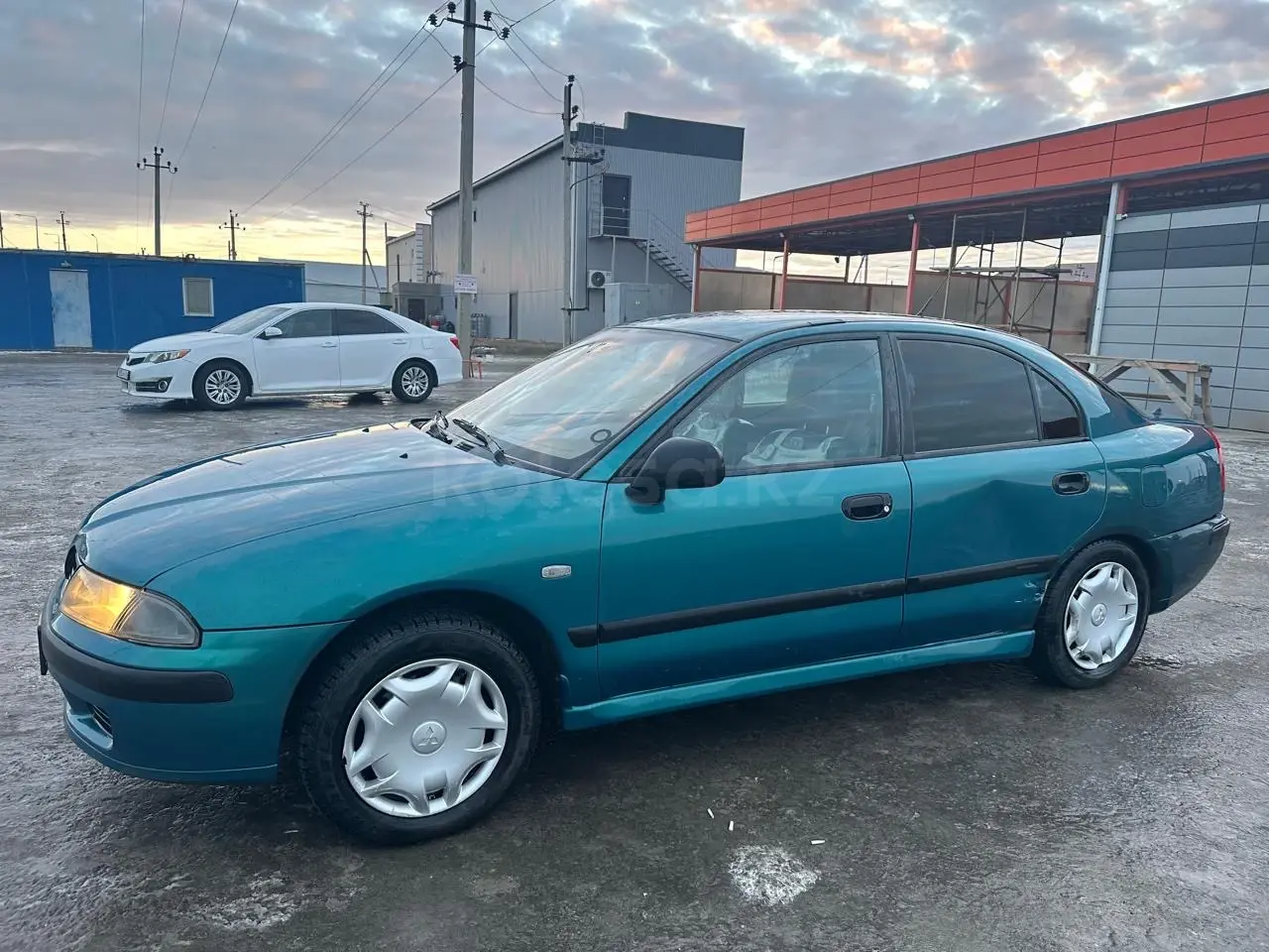 Mitsubishi Carisma, 2002