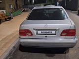 Mercedes-Benz E 200 1997 годаfor2 500 000 тг. в Астана – фото 5