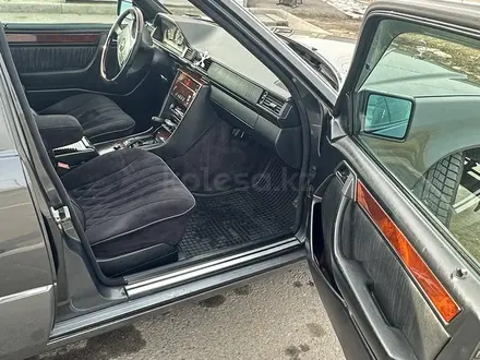Mercedes-Benz E 320 1995 года за 3 999 999 тг. в Алматы – фото 8