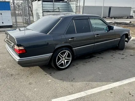 Mercedes-Benz E 320 1995 года за 3 999 999 тг. в Алматы – фото 3